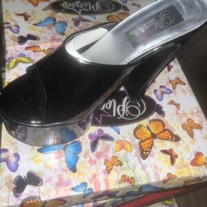 Elegant Black Platform heels pleaser